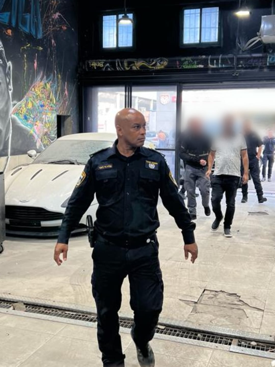 המוסך בפעילות