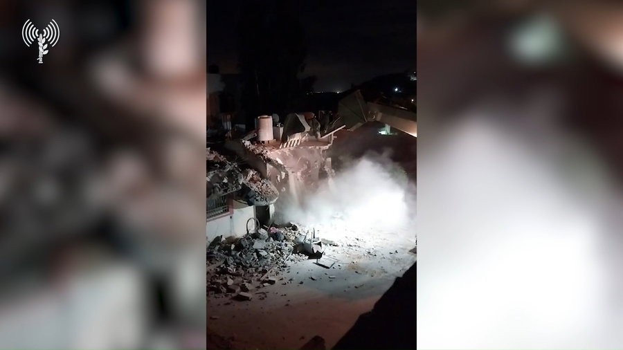 תיעוד מהריסת הבית הלא חוקי של המחבל מחמוד חסין נחלה, המשויך לארגון הטרור