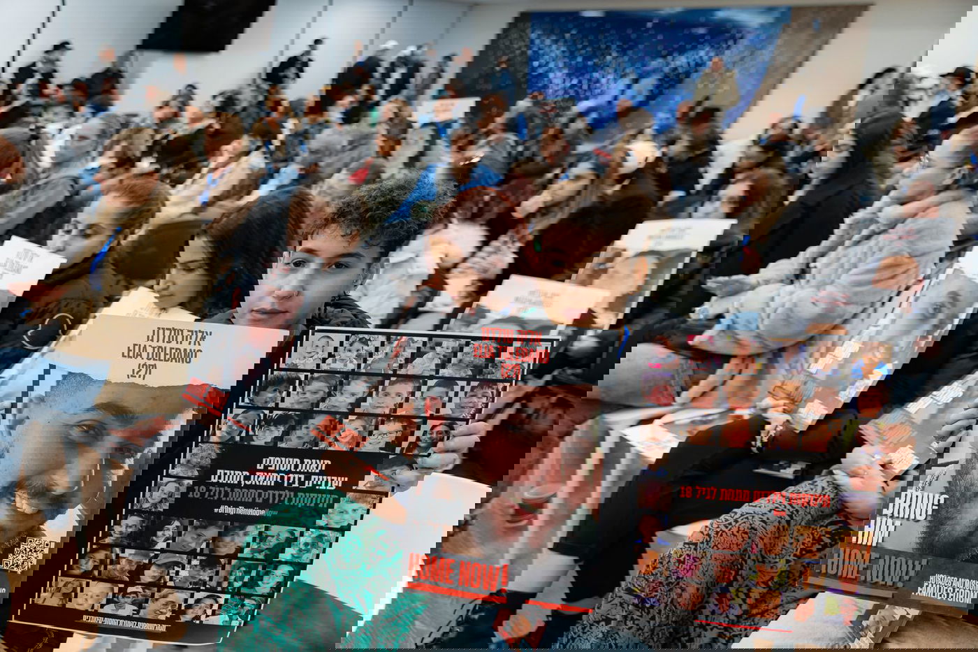 משפחות החטופים בתפילה נרגשת בציונו הק' של הרבי מליובאוויטש