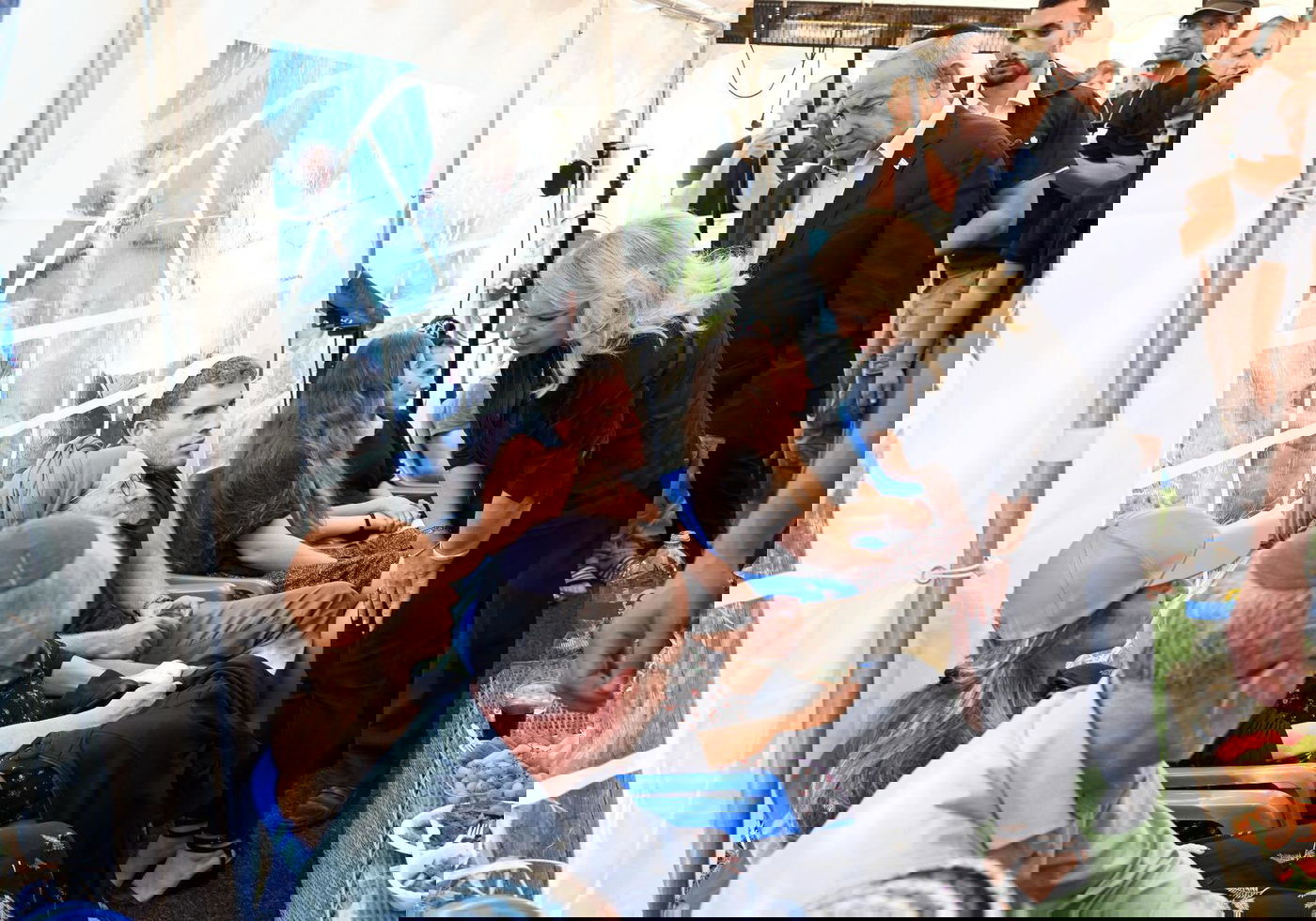 שרה נתניהו עם משפחת לייטר