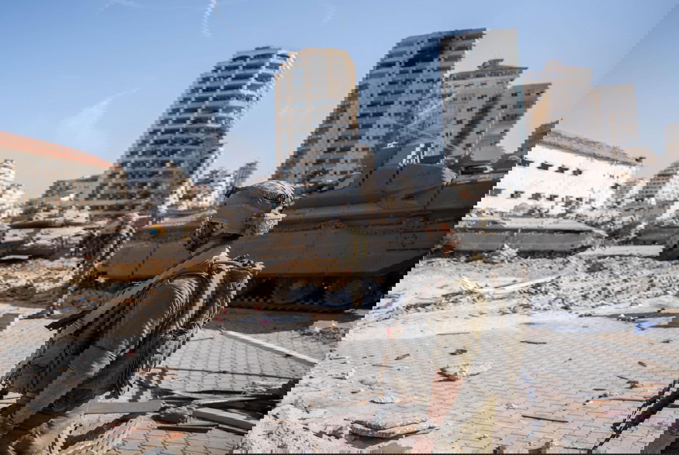 אור ראשון בעזה | גלריה מלחימת צה"ל בתוך הרצועה . צפו