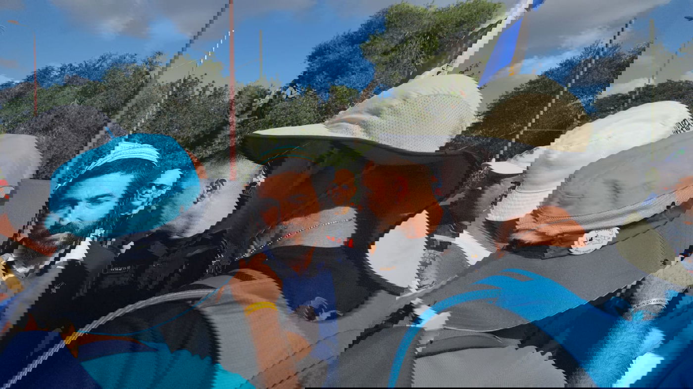 ח"כ סוכות הגיע לצעדת משפחות החטופים - וגורש בצעקות