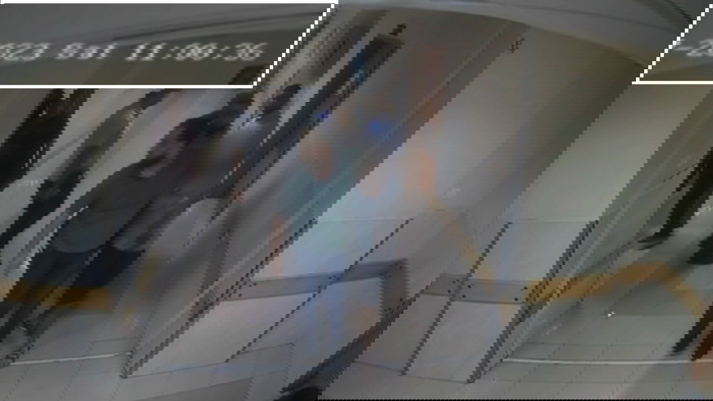 המחבלים עם החטופים בבית החולים שיפא