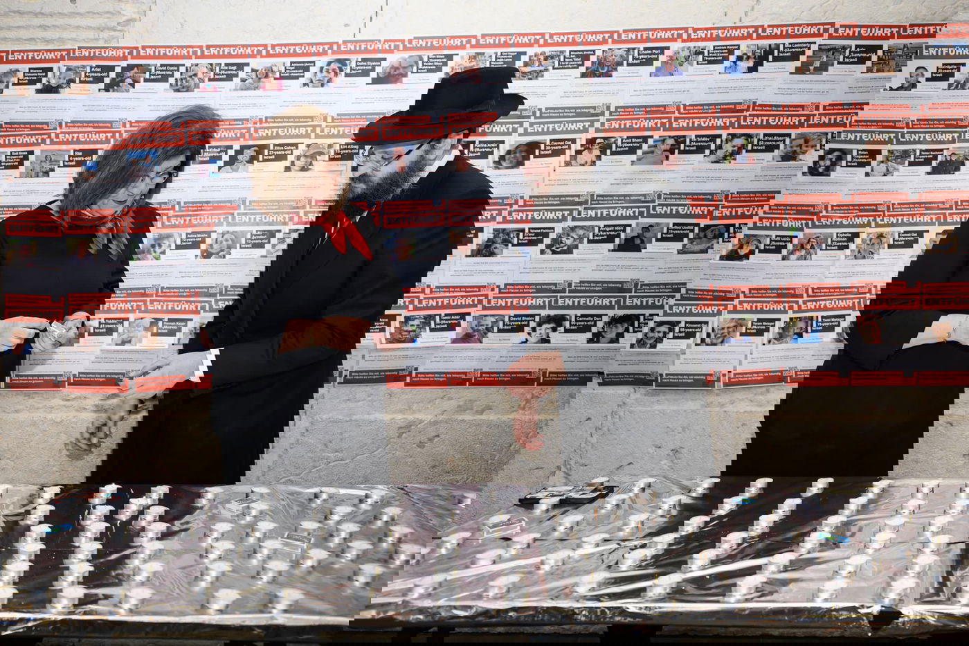 שולחן נרות שבת ותפילה: מאירים את ברלין לזכותם של החטופים