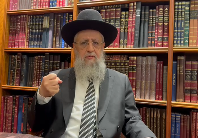 הגר"ד יוסף: "החיילים הם אחים אהובים שמוסרים נפש" | צפו