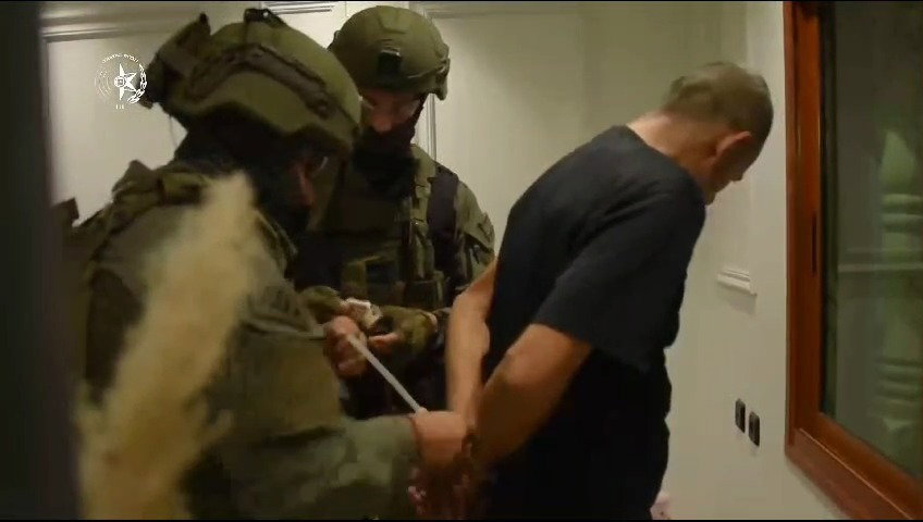 מעצר החשודים לפנות בוקר