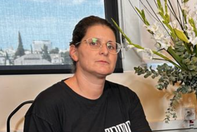 אילה מצגר שחמיה וחמותה נחטפו בריאיון: "תתפללו עליהם" 