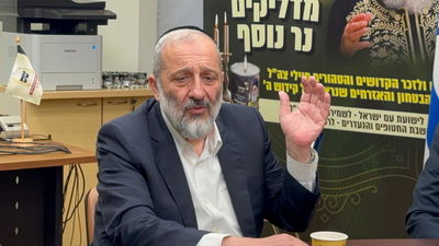 דרעי עונה ללפיד: "מי שמתעסק בפוליטיקה גורם עוול אדיר"