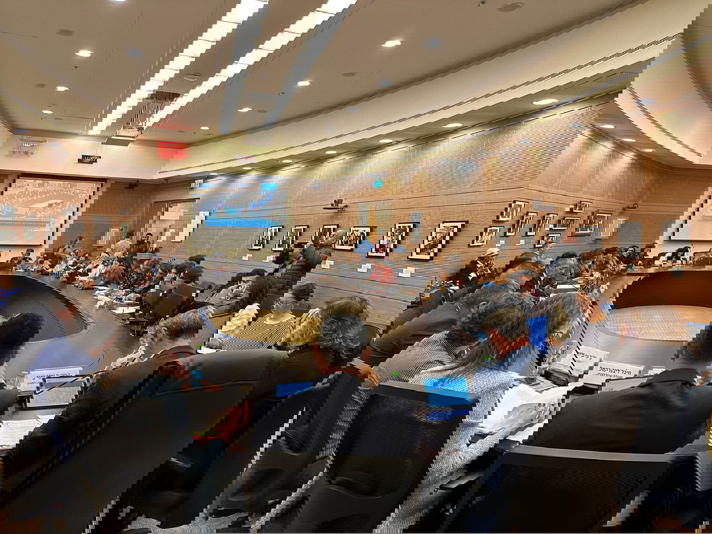 דיון בוועדה בכנסת