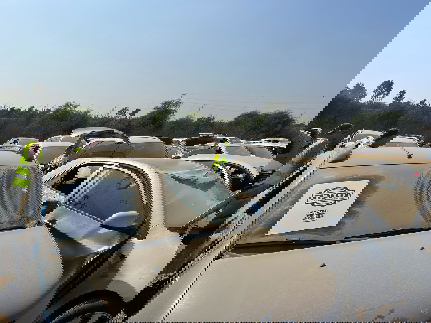 פעילות הקודש של מתנדבי זק"א בחניון הרכבים בדרום