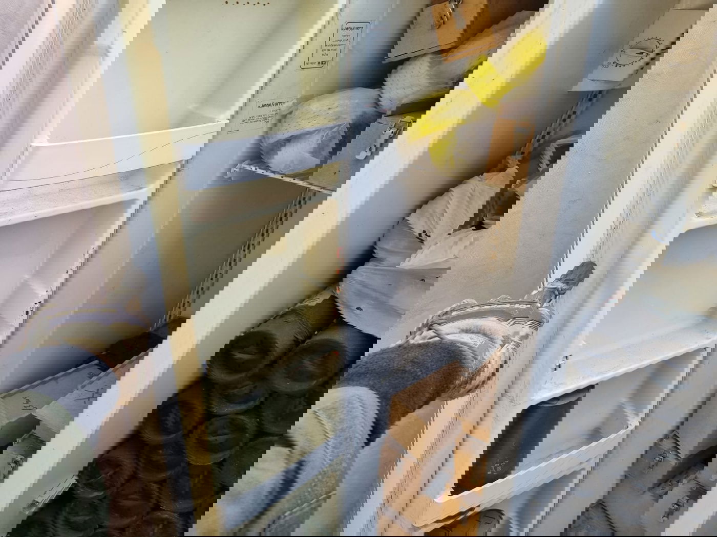 אמצעי לחימה, רקטות ומשגרים שנמצאו במרחב בית ספר סמוך למוצב