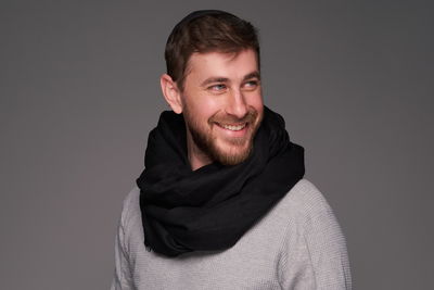 אברומי בביצוע אקוסטי לשירו: "אילן"