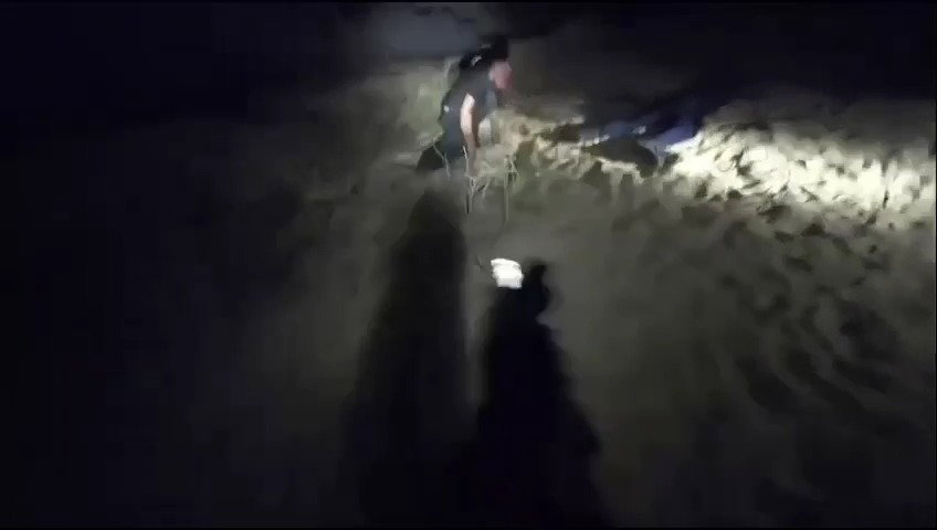 יוצאים מהמנהרה ונכנעים | צפו