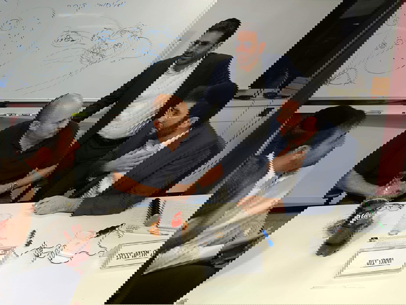 זופניק בכיכר • כל התמונות, הנייעס והחשיפות של המלחמה