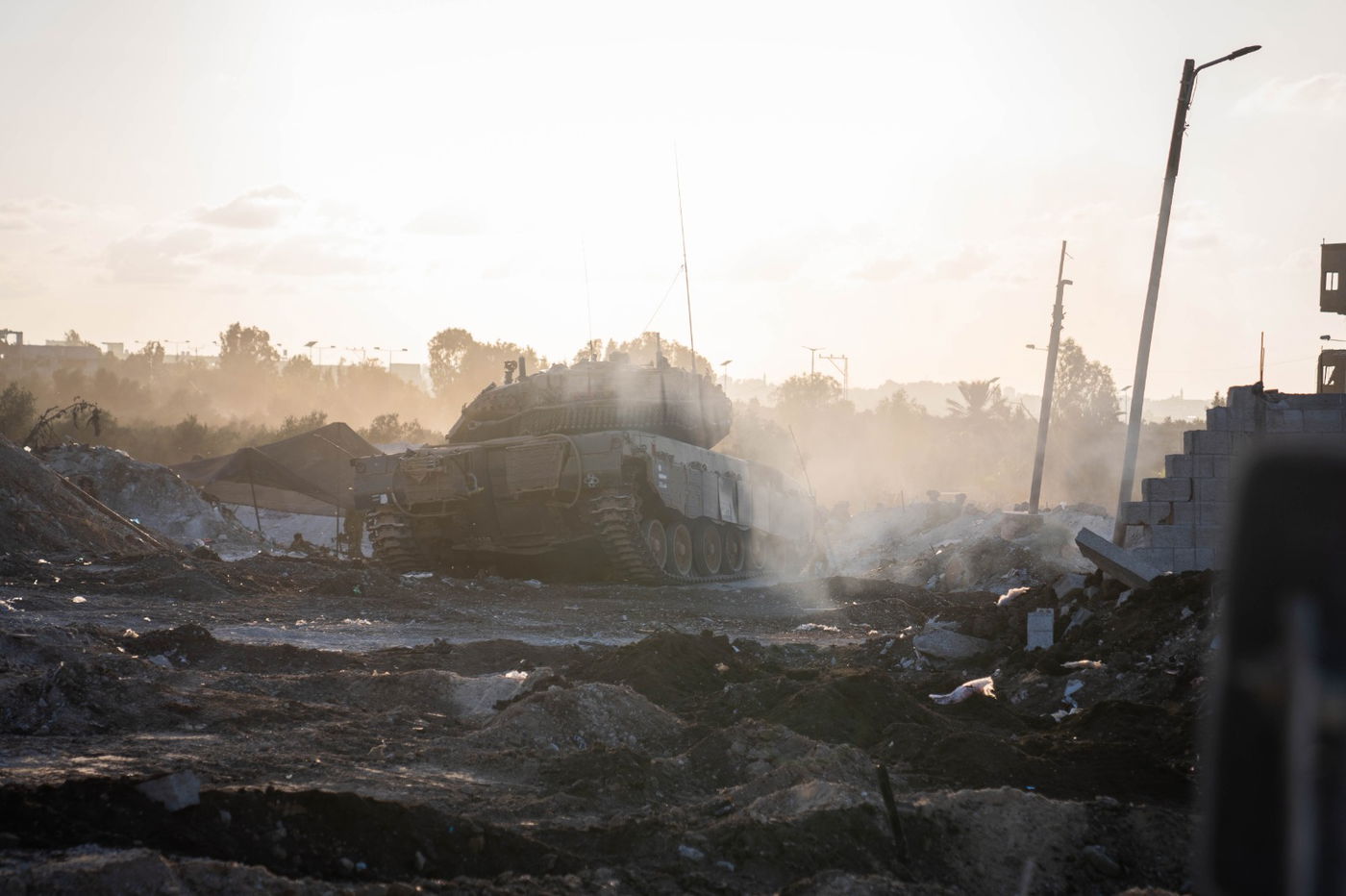 לוחמים ממשיכים לחסל מחבלים, פירי מנהרה הושמדו | צפו