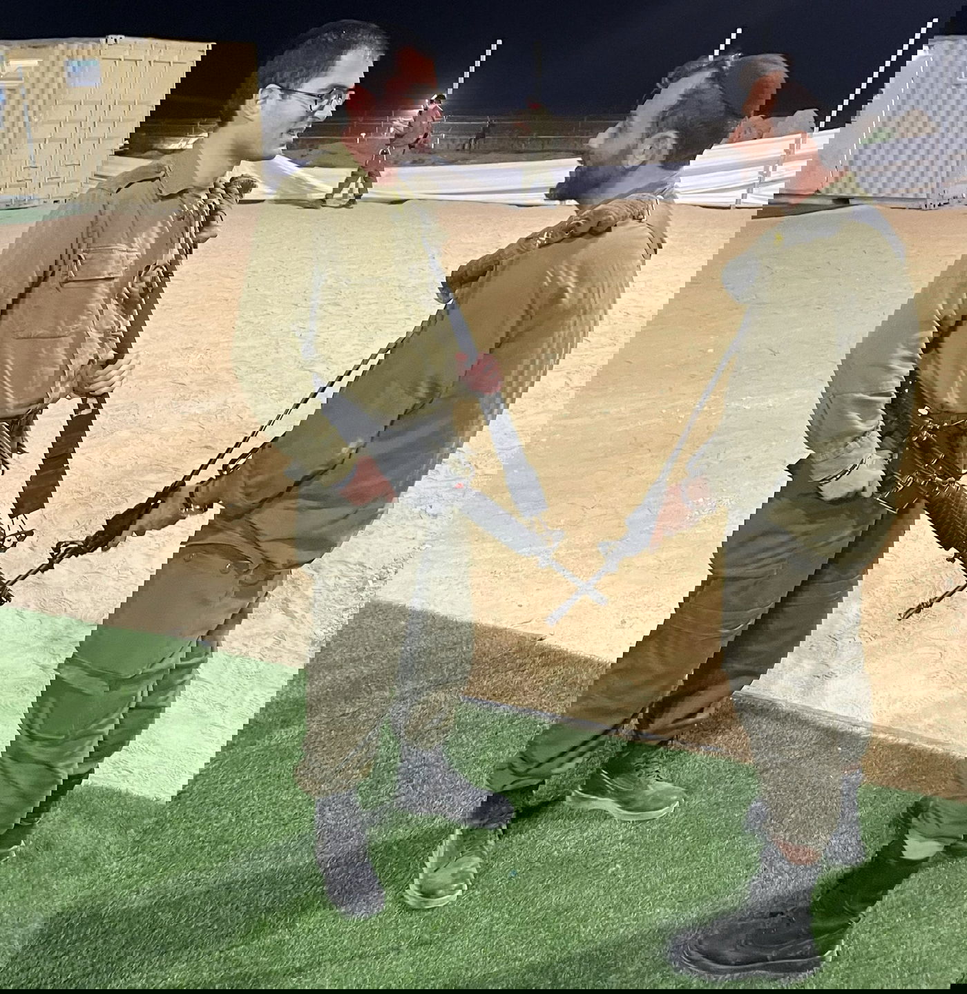 זופניק בכיכר • כל התמונות, הנייעס והחשיפות של המלחמה