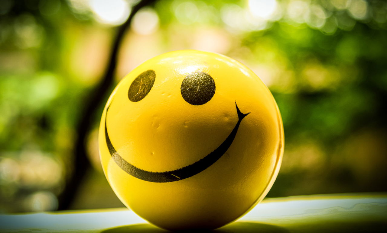 מוכרחים לצחוק! • בדרנים חרדים מספרים על הצחוק לצד העצב בימי המלחמה