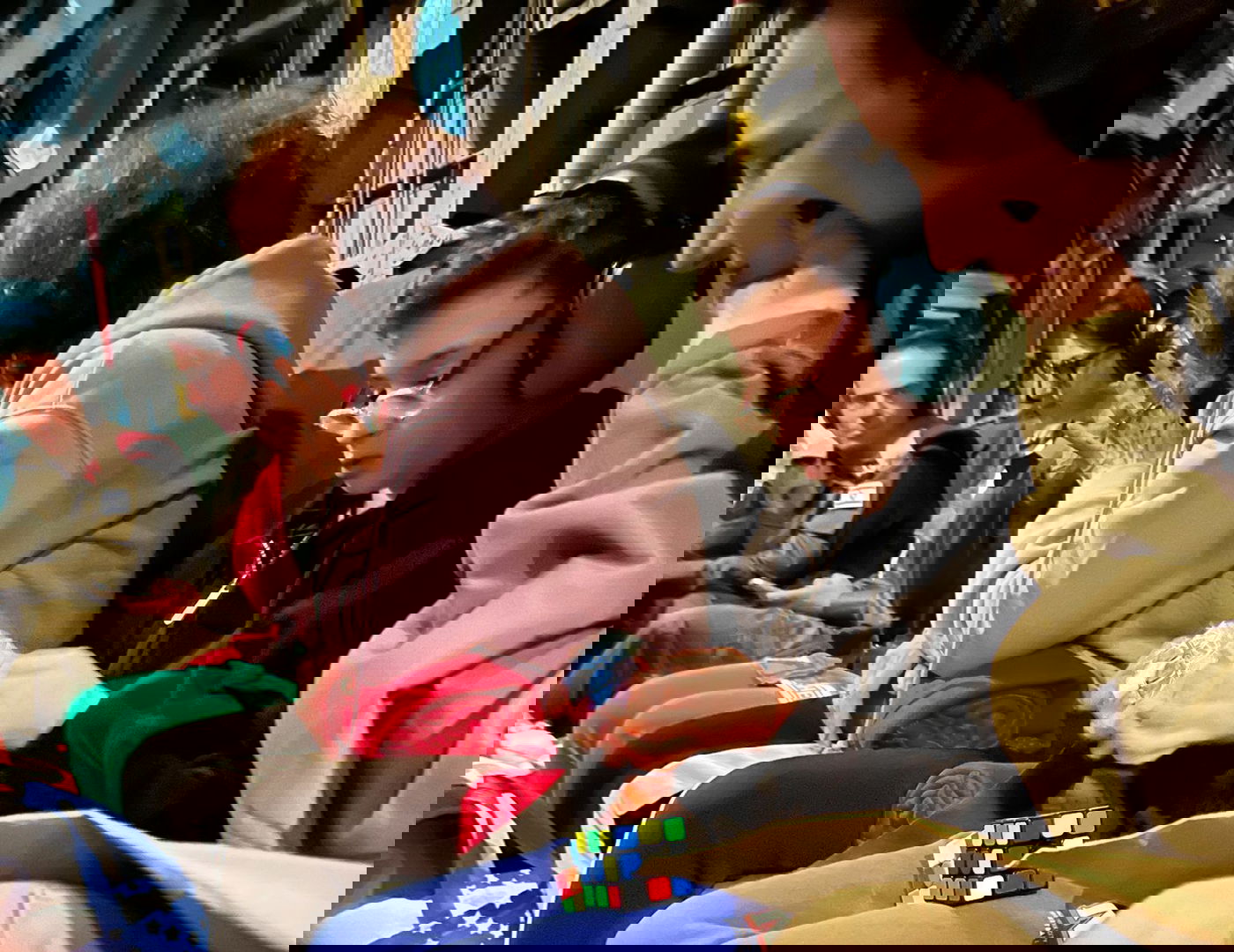 החטופים בדרכם לישראל