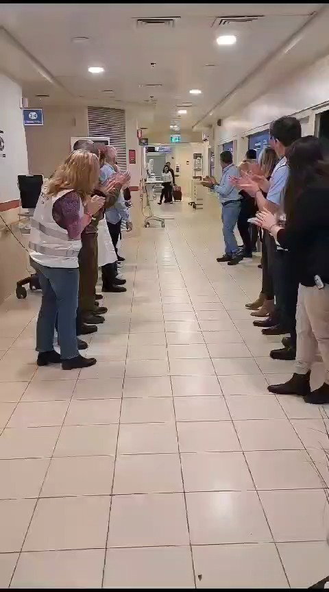 צוות ביה"ח מקבל את פניהם