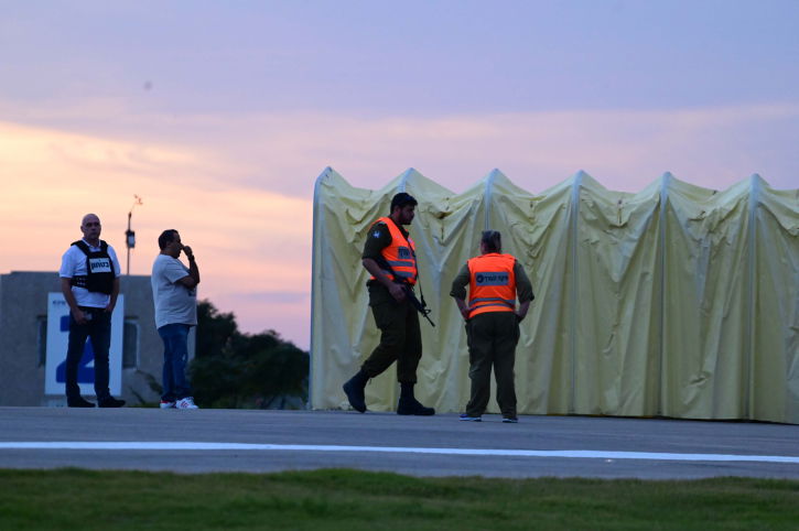 נערכים לשליטת חטופים בבית החולים שיבא, הבוקר