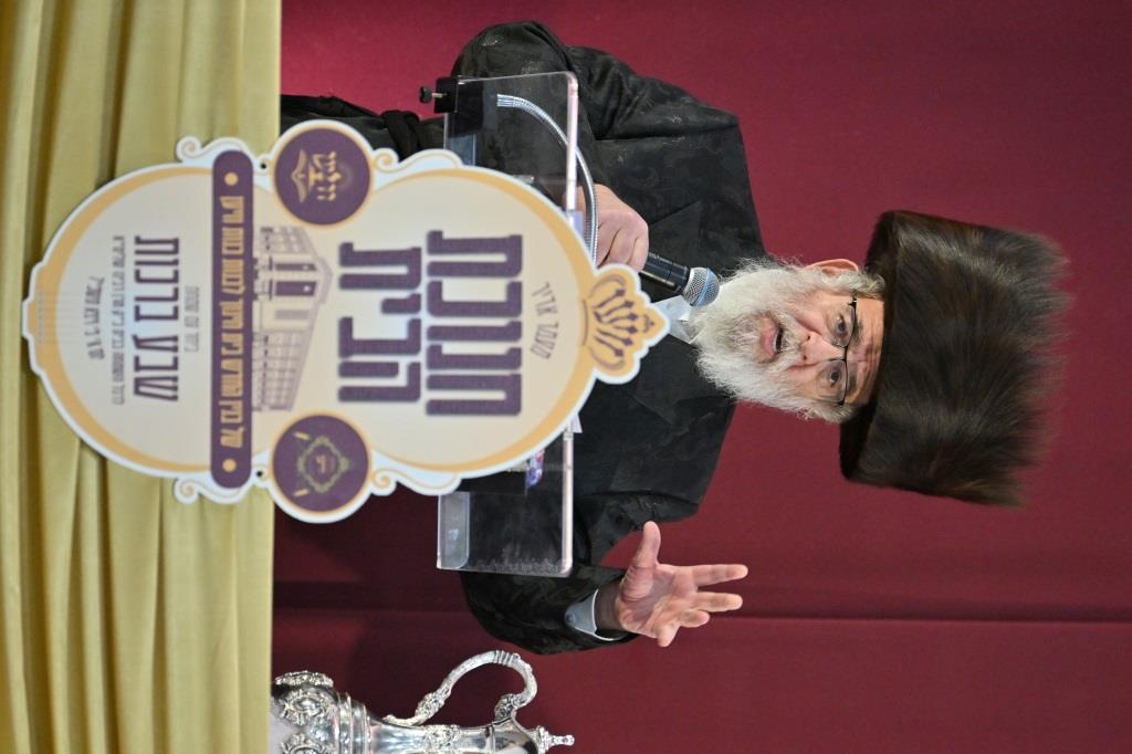 סיכום ימי השבע ברכות בחצרות ויז'ניץ - וייען - זלאטשוב | צפו