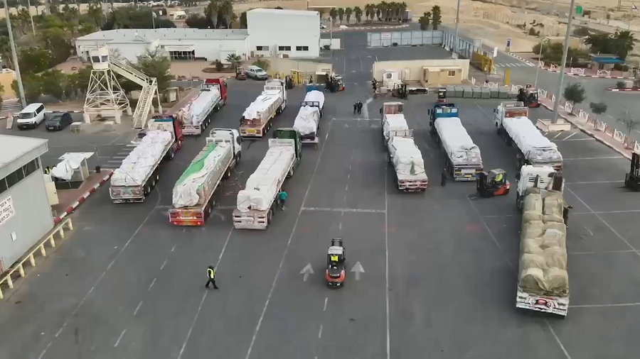 משאיות המכילות סיוע הומניטארי שנשלחו ממעבר ניצנה למעבר רפיח
