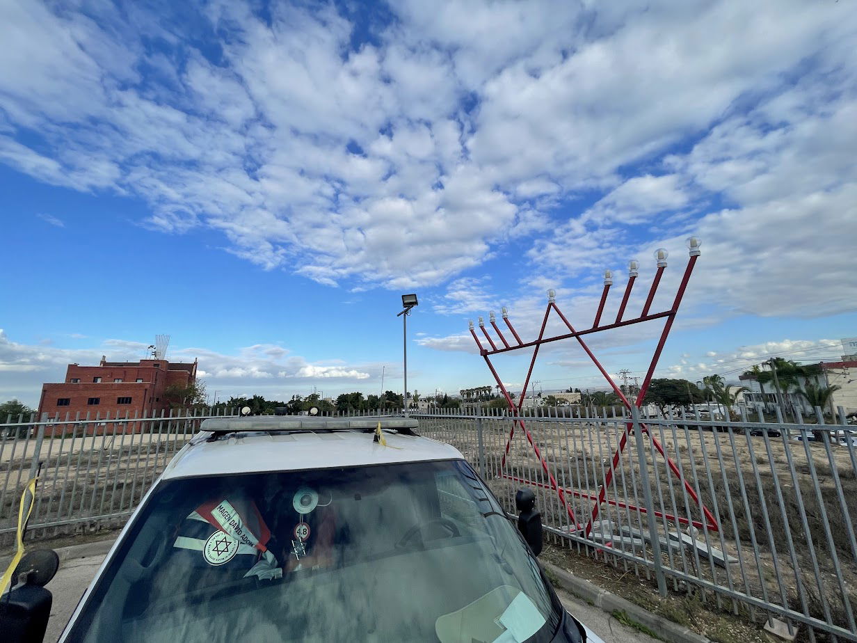 אחרי שפגש את המשיח, הטוראי החרדי פוגש את החמור שלו | הפרק השלישי