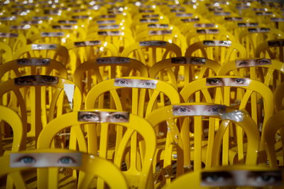 מיצג הכסאות בכיכר החטופים