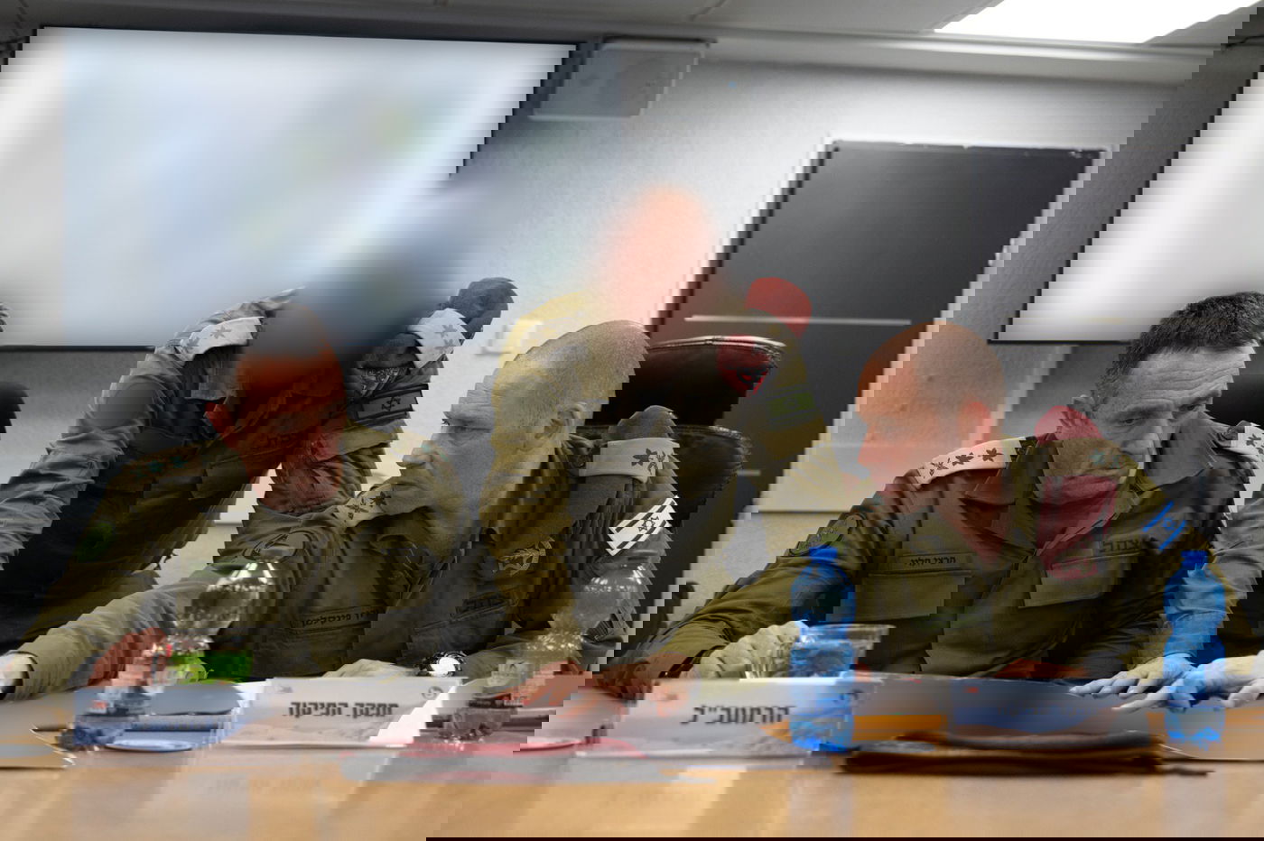 מטח כבד למרכז - פצוע קל מרסיס | דיווח: בכיר חיזבאללה חוסל, צה"ל חיסל בכיר חמאס