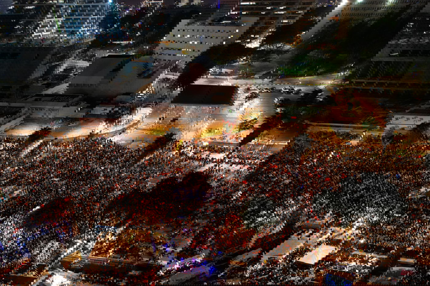 החטופים ששבו הביתה שחזרו את התופת וקראו: ״שחררו את כולם עכשיו״ | תיעוד