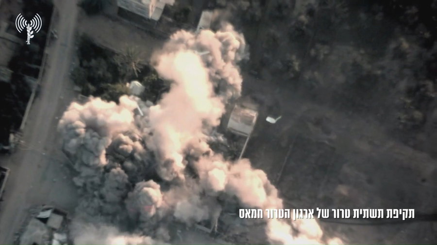 תיעוד מהתקיפות הקרקעיות, הימיות והאוויריות ברצועת עזה