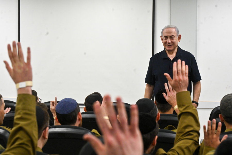 נתניהו עם המתגייסים החרדים