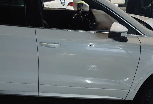 הרכב שנפגע כתוצאה מירי המחבלים