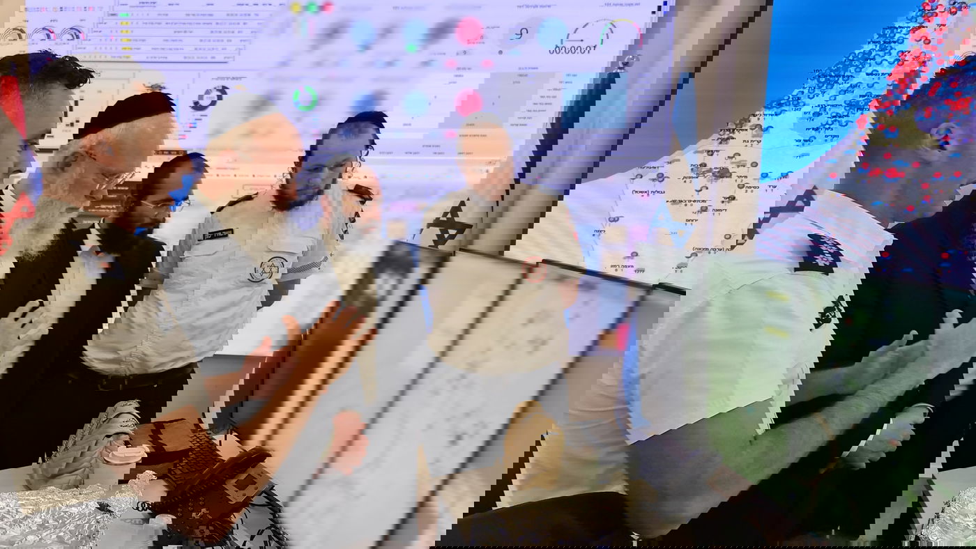 ח"כ משה רוט, סגן יושב ראש הכנסת (אגודת ישראל) בביקור במגן דוד אדום