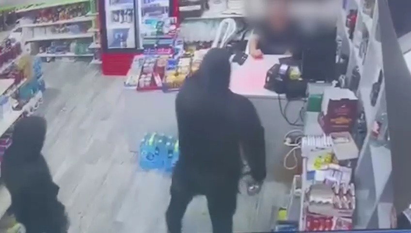 שוד נוסף של האחים