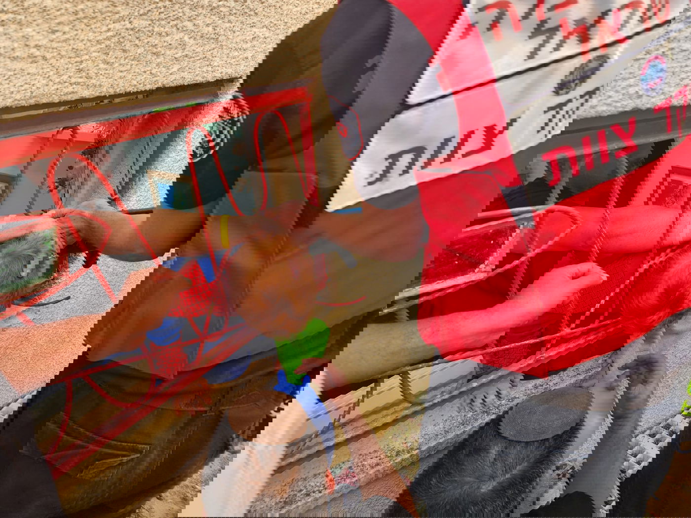 חילוץ ראשו של הילד