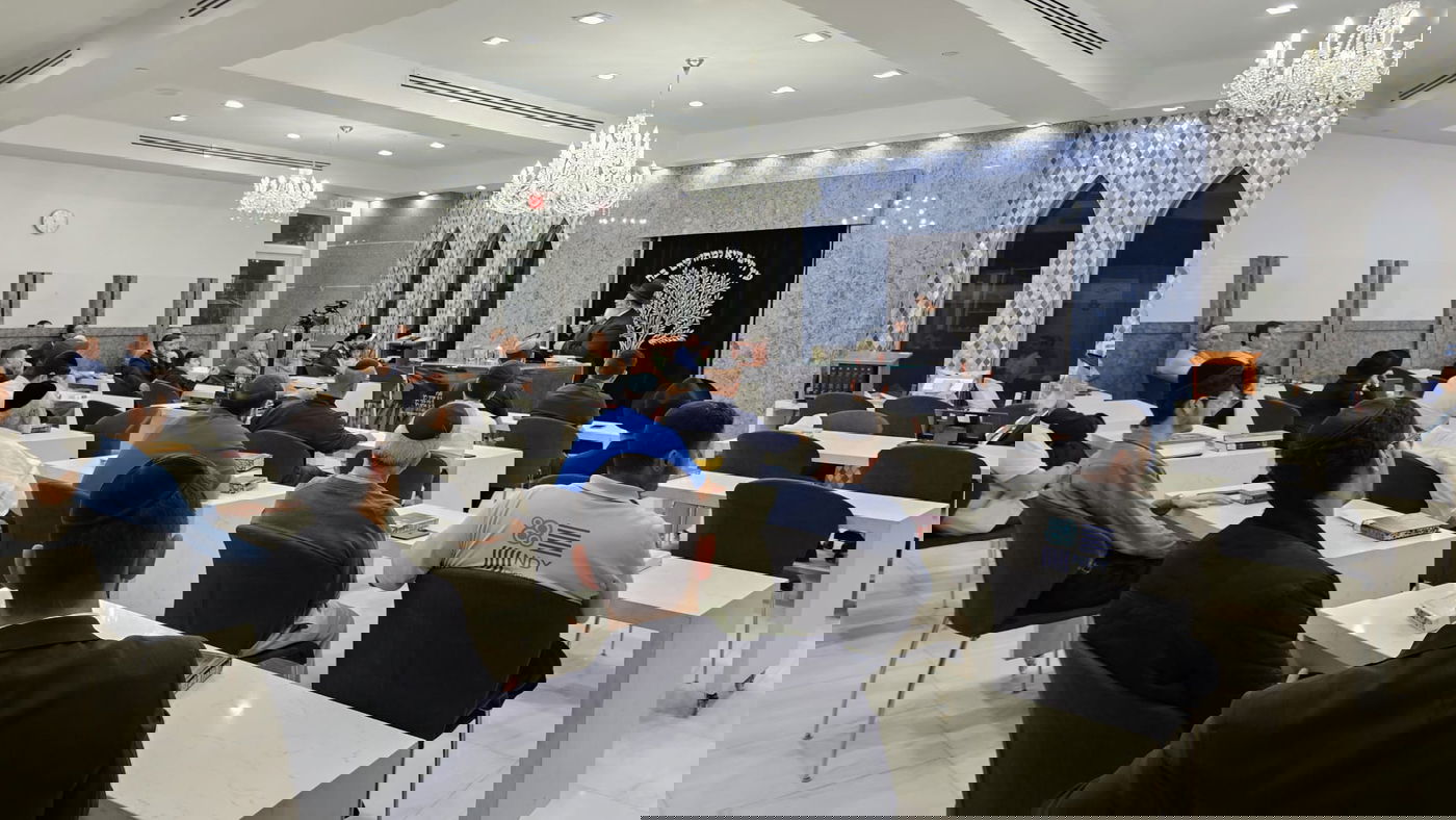 מניו יורק לפלורידה: מסע הקודש של הגאון רבי ישראל אברג'ל לארה"ב