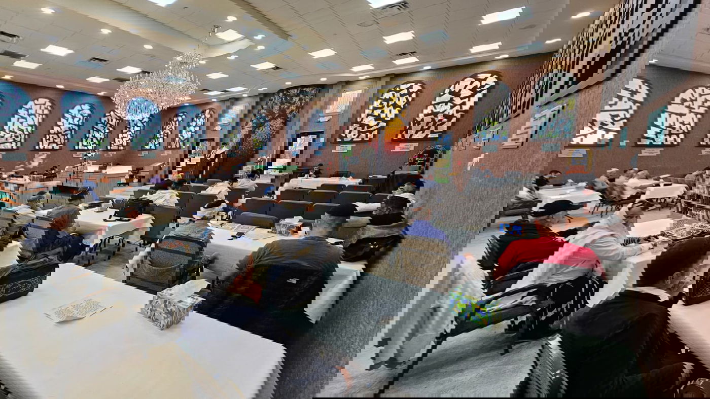 מניו יורק לפלורידה: מסע הקודש של הגאון רבי ישראל אברג'ל לארה"ב