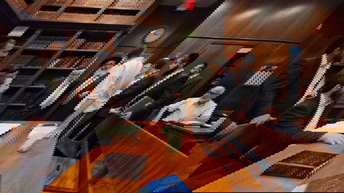 מניו יורק לפלורידה: מסע הקודש של הגאון רבי ישראל אברג'ל לארה"ב