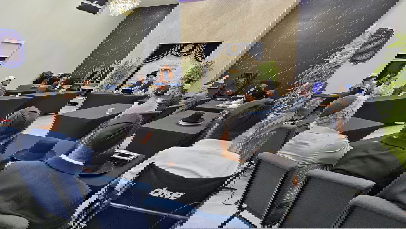 מניו יורק לפלורידה: מסע הקודש של הגאון רבי ישראל אברג'ל לארה"ב