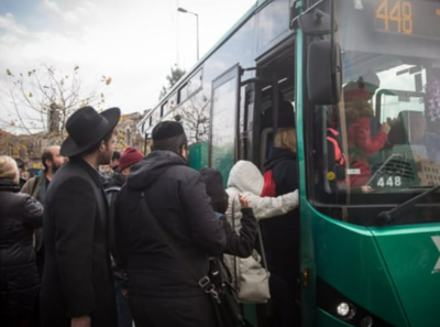 נוסעים בתחבורה ציבורית | ארכיון