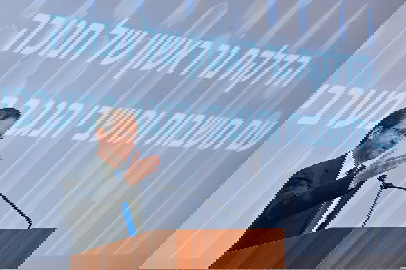 הרצוג בהדלקה, הערב 