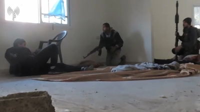 זוחלים עם RPG וקלצ'ניקוב ומקימים עמדות | תיעוד דרמטי ממצלמה שנמצאה על גופת מחבל