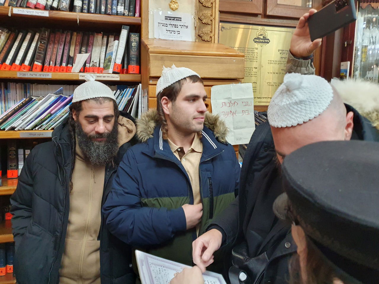 ציון רבי נחמן מברסלב באומן, הערב - נר ראשון של חנוכה