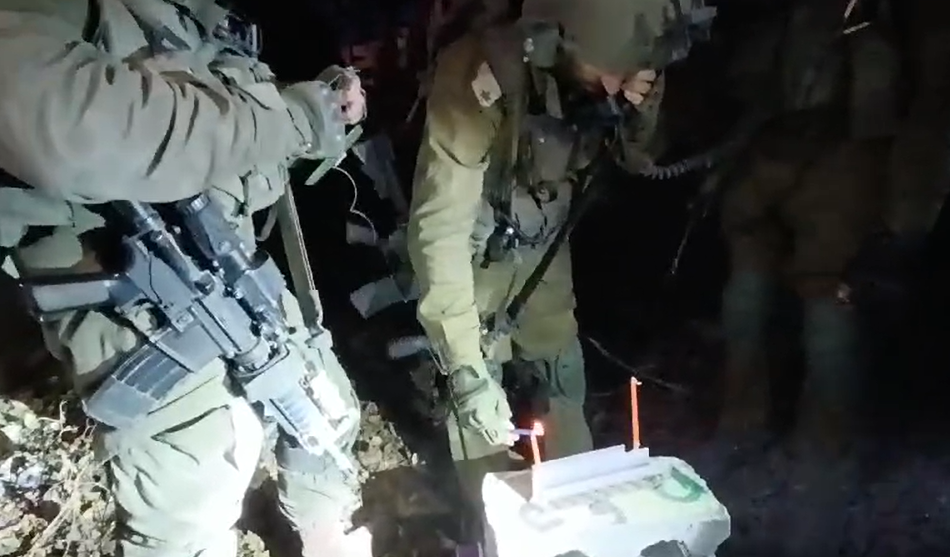 מדליקים נר ראשון, סופרים לאחור, ומשמידים מטרת טרור