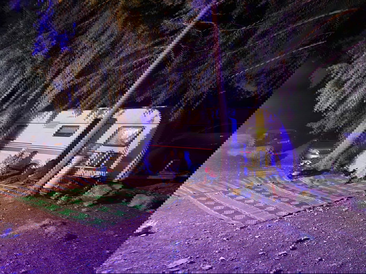 קרוב לחצות הלילה: המונים חגגו בקבר מתתיהו ובניו | כך זה נראה