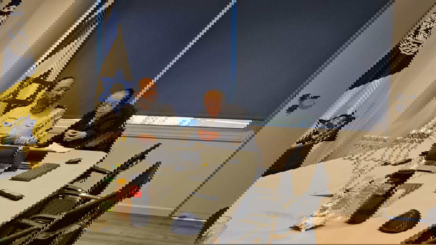 נער הפלא חיזק את האסירים: "מעולם לא ראיתי כ"כ הרבה דמעות"