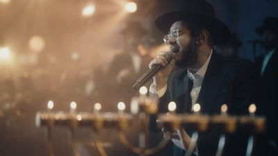 הרשי ויינברגר בסינגל קליפ לחנוכה: "באלייכט אלע וועלטן"