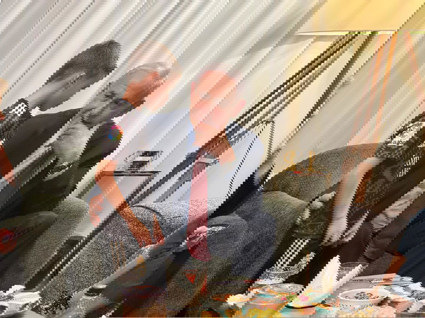 ראש הממשלה בנימין נתניהו עם בנו של אסף חממי הי"ד