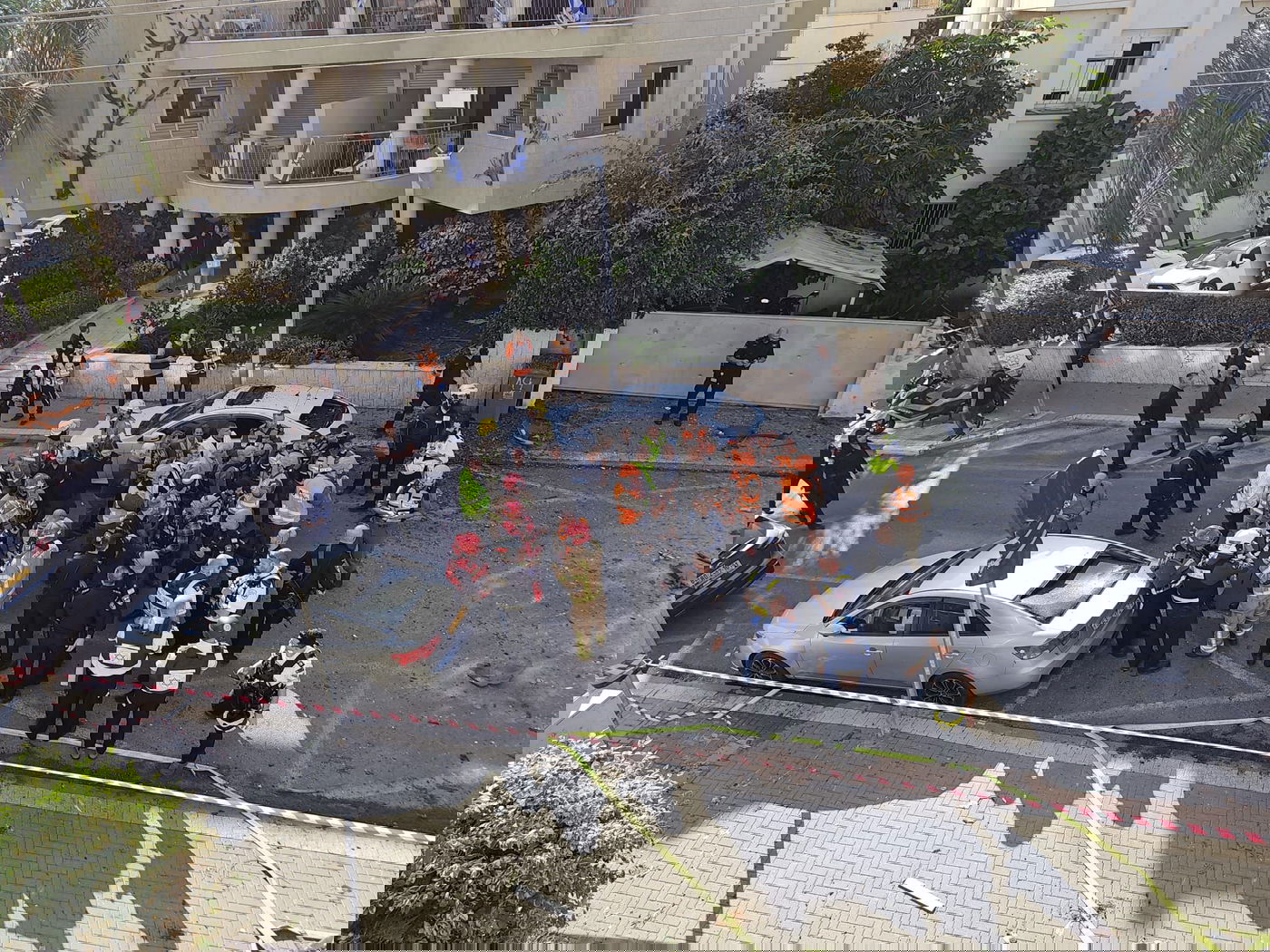 זירת נפילת הטיל בחולון